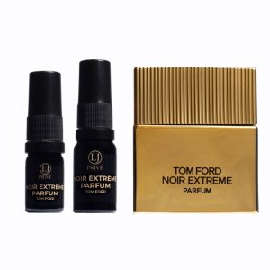 Tom Ford Noir Extreme – orientální kořeněný parfém pro muže s tóny šafránu, vanilky a santalového dřeva. Smyslná síla a elegance v jednom.